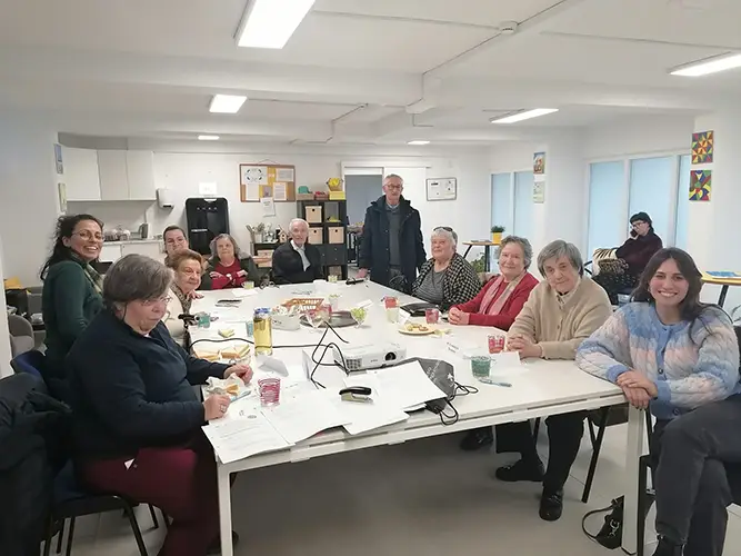 “Conversa puxa conversa” “Grupos Terapêuticos em parceria com”