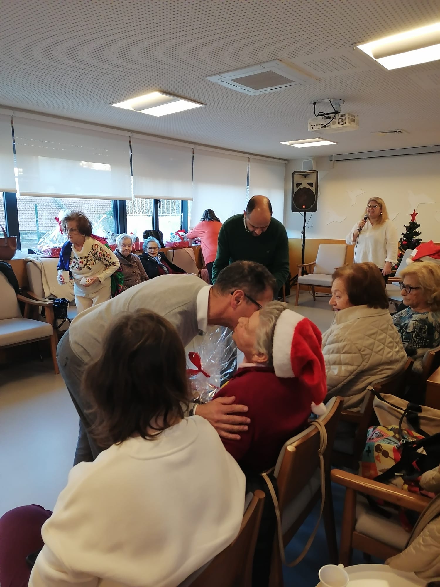 No passado dia  a Associação Coração Amarelo Delegação de Lisboa, participou na primeira sessão de trabalho do Conselho Municipal para a Pessoa Idosa, que terá como principal objetivo estimular a participação efetiva, bem como, a discussão e reflexão em torno dos desafios da Longevidade e do Envelhecimento.