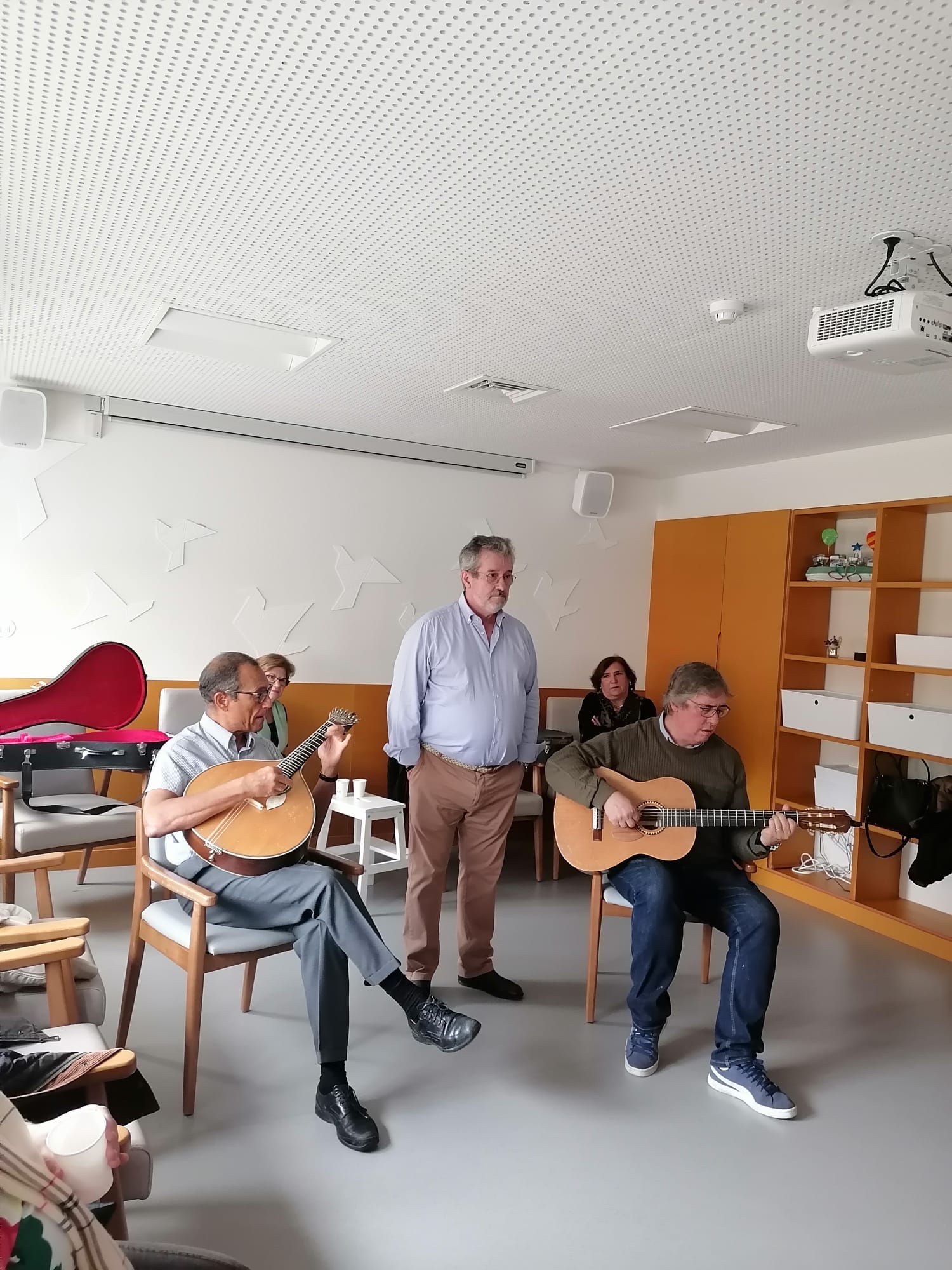 No passado dia  a Associação Coração Amarelo Delegação de Lisboa, participou na primeira sessão de trabalho do Conselho Municipal para a Pessoa Idosa, que terá como principal objetivo estimular a participação efetiva, bem como, a discussão e reflexão em torno dos desafios da Longevidade e do Envelhecimento.