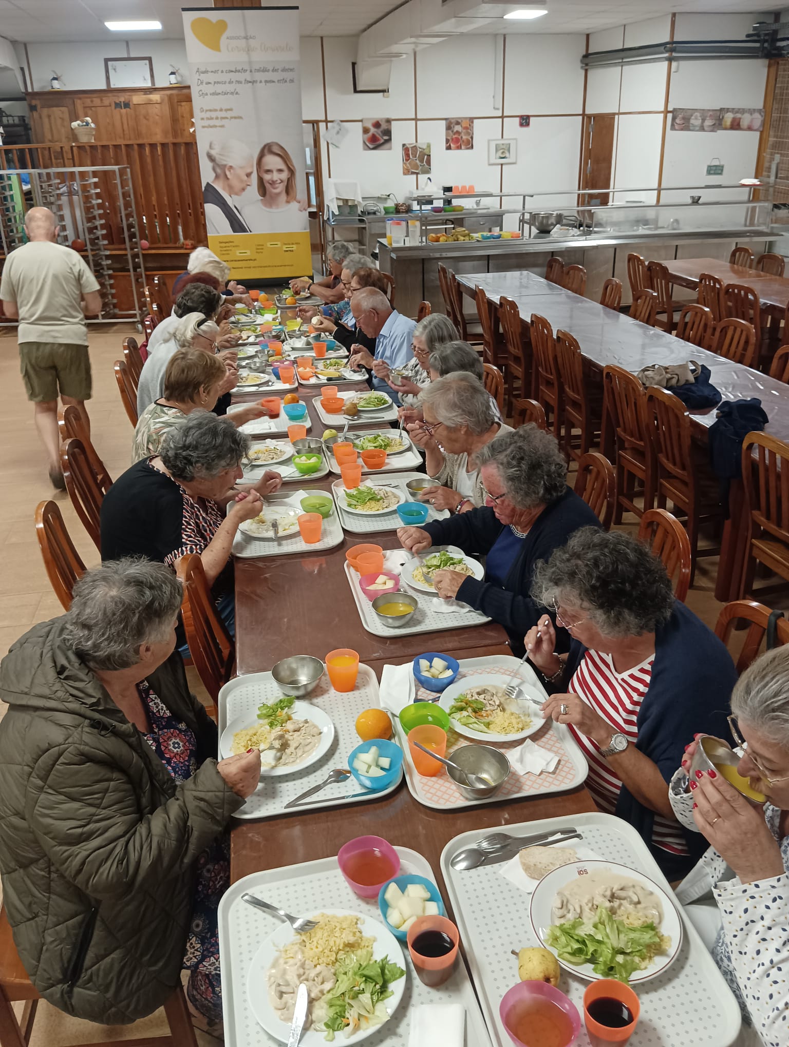 Espetáculo musical no Centro Cultural Olga Cadaval com Paulo de Carvalho inserido no programa ” Os dias da idade” no dia  com a presença do Coração Amarelo.” Bela tarde” foi ouvido em uníssono pelos nossos utentes.