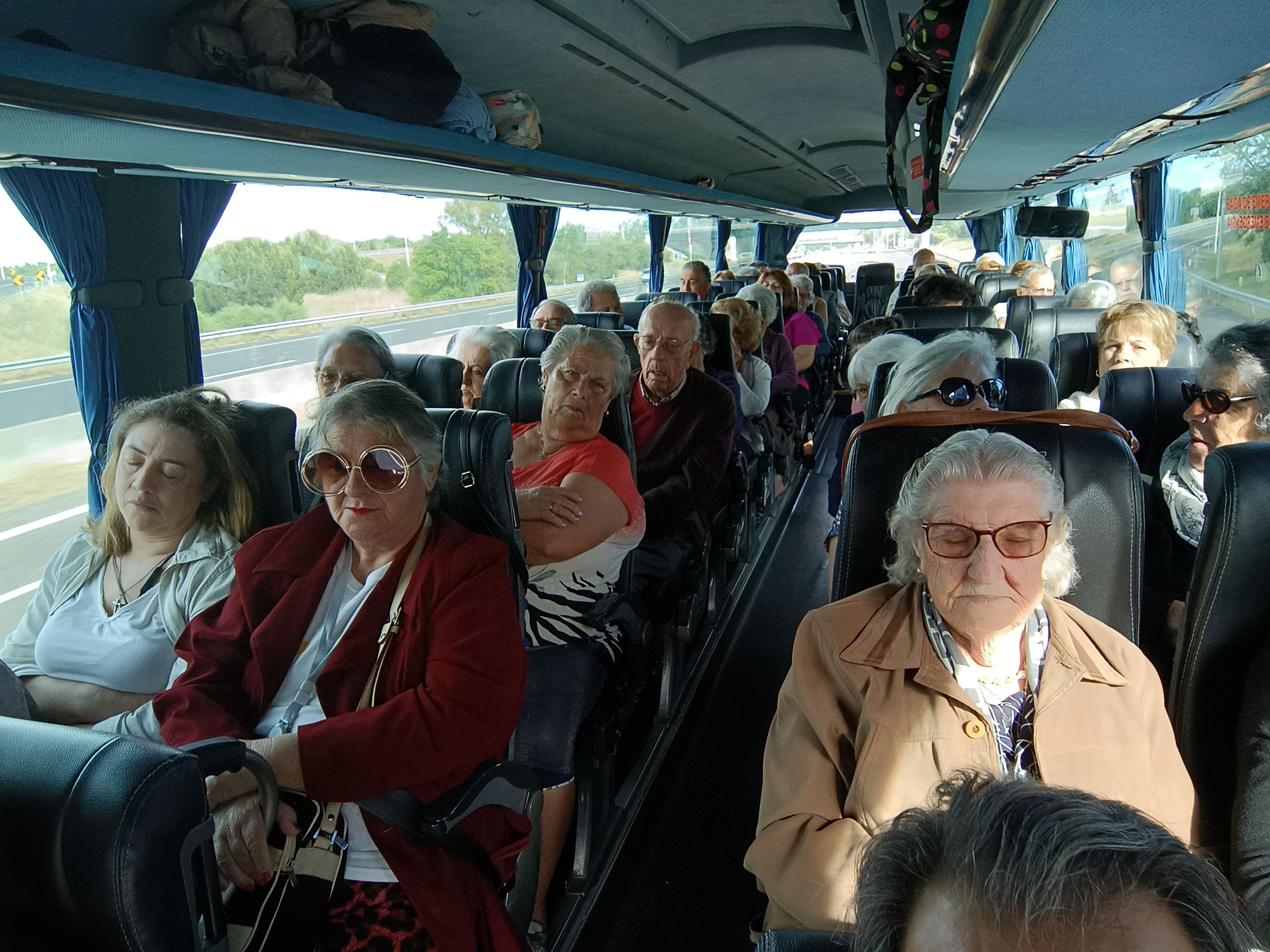 Espetáculo musical no Centro Cultural Olga Cadaval com Paulo de Carvalho inserido no programa ” Os dias da idade” no dia  com a presença do Coração Amarelo.” Bela tarde” foi ouvido em uníssono pelos nossos utentes.